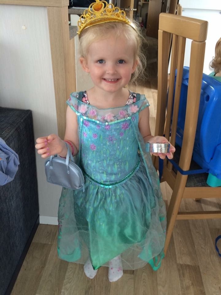 'Princess' Daisy, 4, battles leukaemia while her Just Giving page raises thousands of pounds