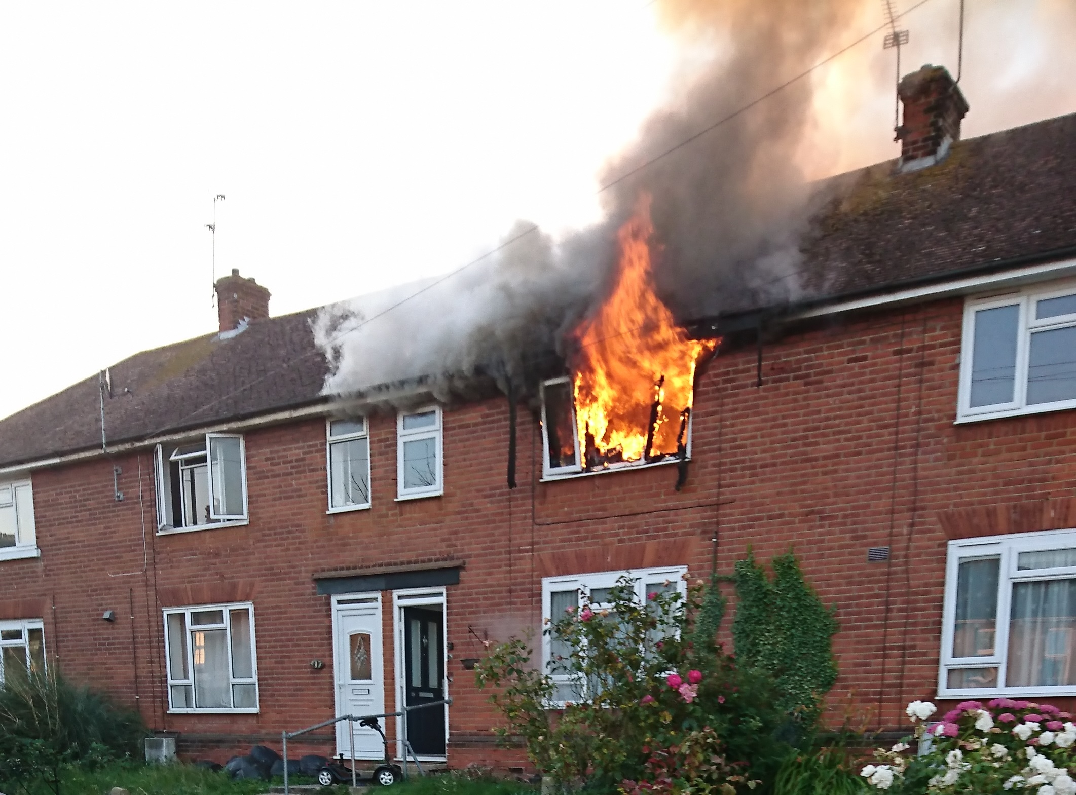 Have-a-go hero tries to break into house to save woman from blaze