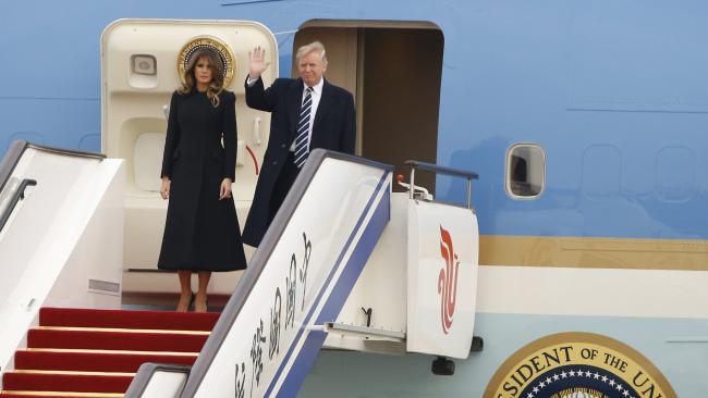 Картинки по запросу Trump arrives in China