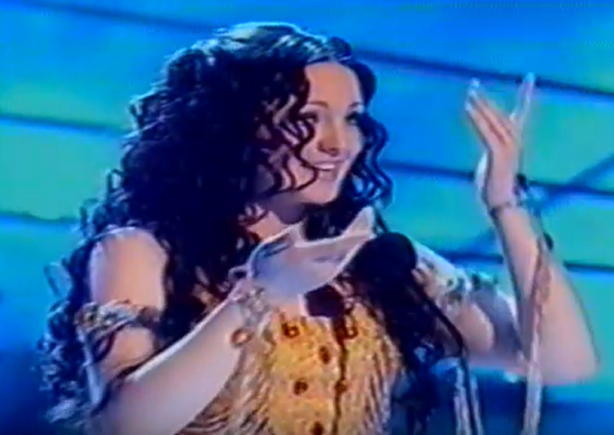 Stars in her eyes - Angie Diggens as Sarah Brightman in 2005