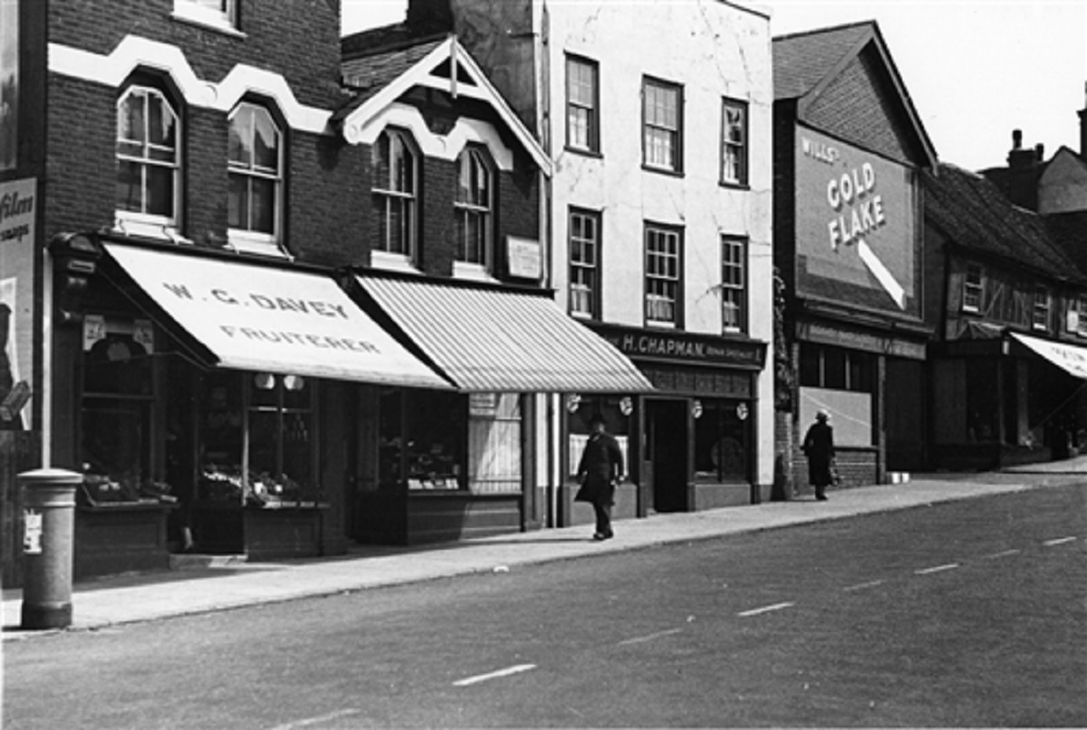 Popular shops - businesses on North Hill, in 1940