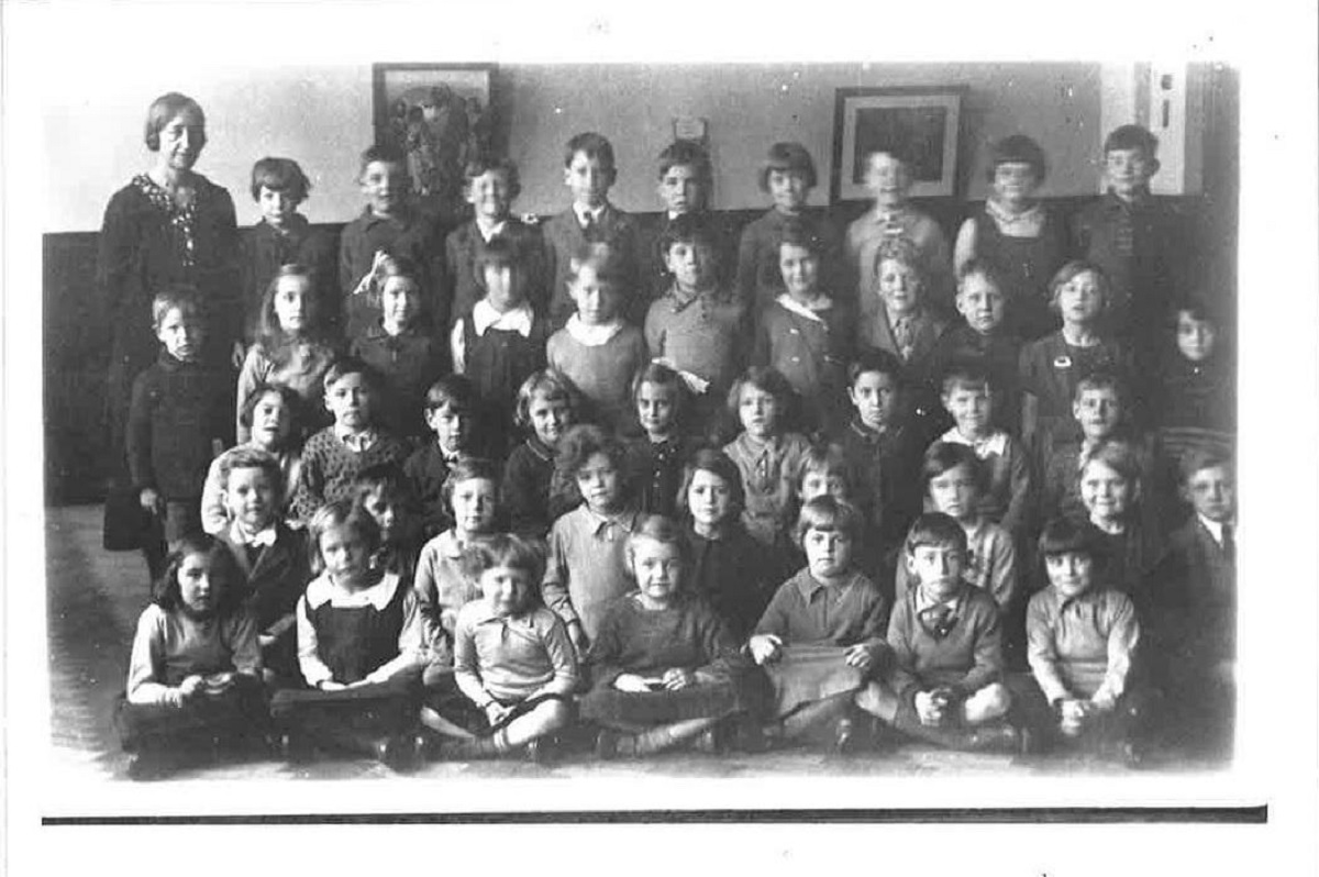 Class mates - this picture shows children from Hamilton Road Primary School and was taken in 1932