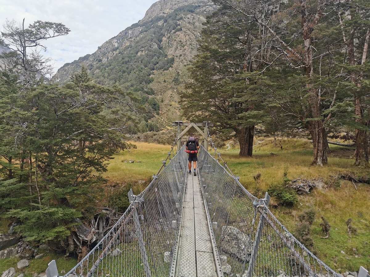 Nearly there - Shay crosses a rare bridge with 3,00km to go