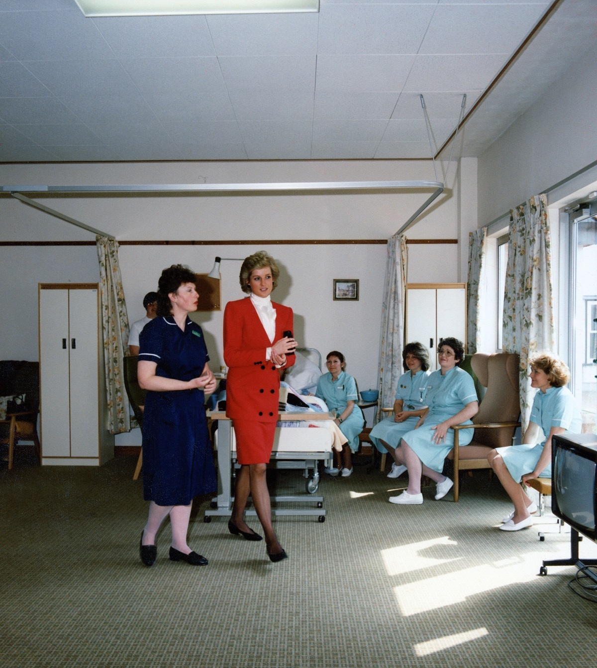 Touring the hospice inpatient unit - Princess Diana is shown around