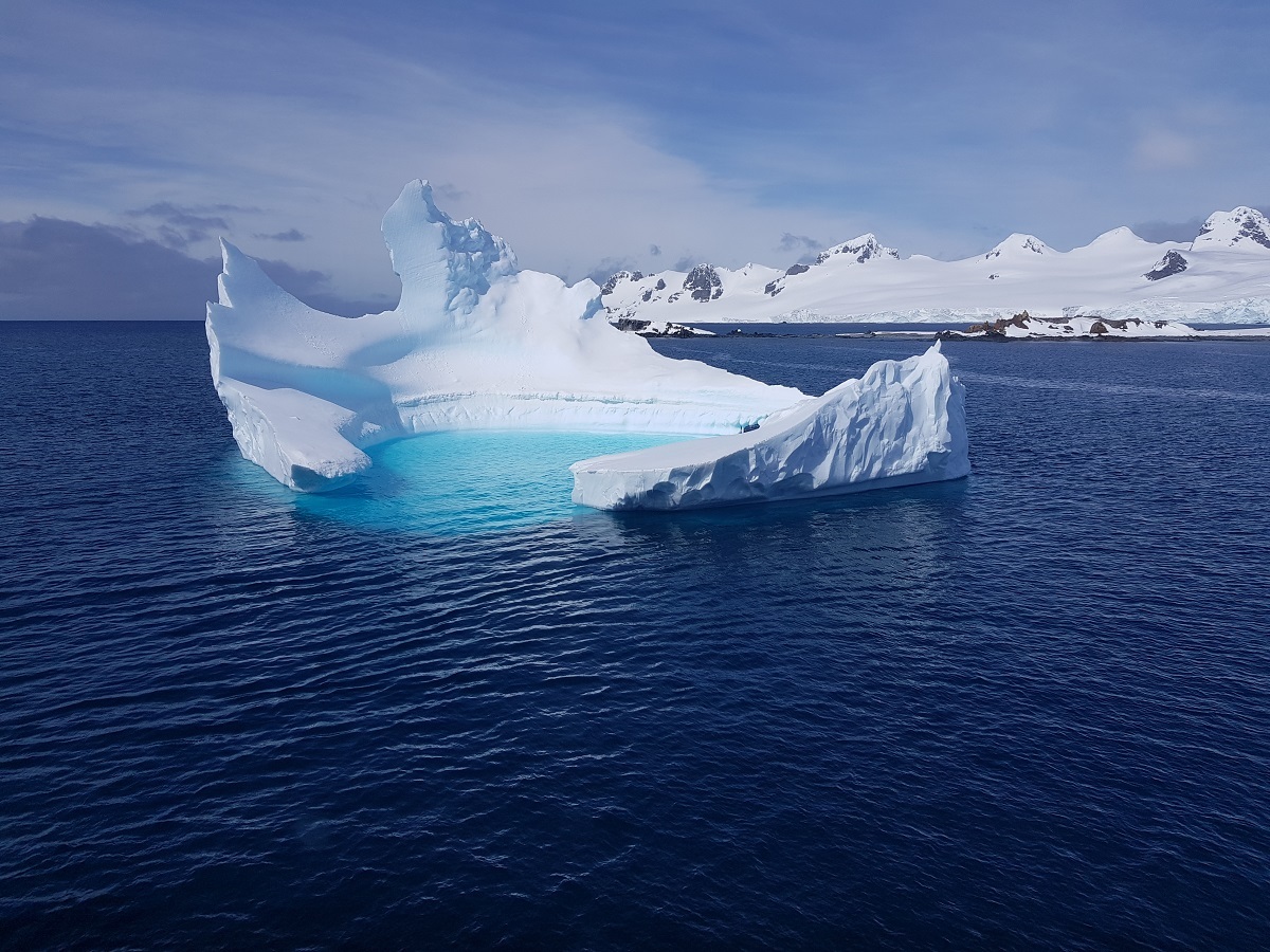 Before your very ice - an iceberg is detached from the Antarctic icecap, as global warming speeds up the calving process. This picture was taken by Alan Hayman using his Samsung Galaxy S8