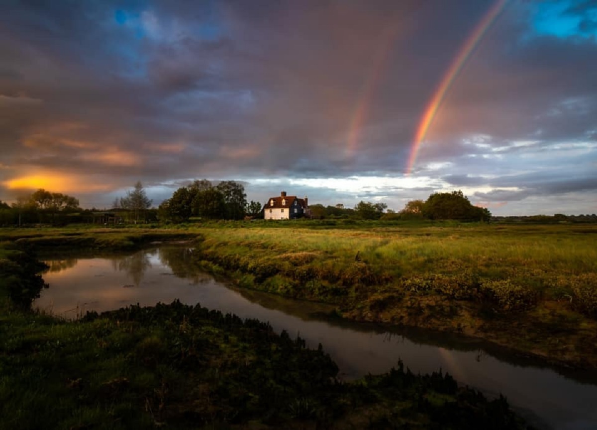 Chasing rainbows - Stephen Johnson took this beautiful picture in Alresford