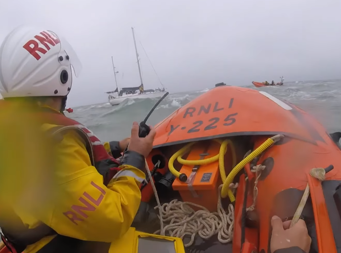 Clacton and Walton and Frinton lifeboat crews tackle 'tricky operation'