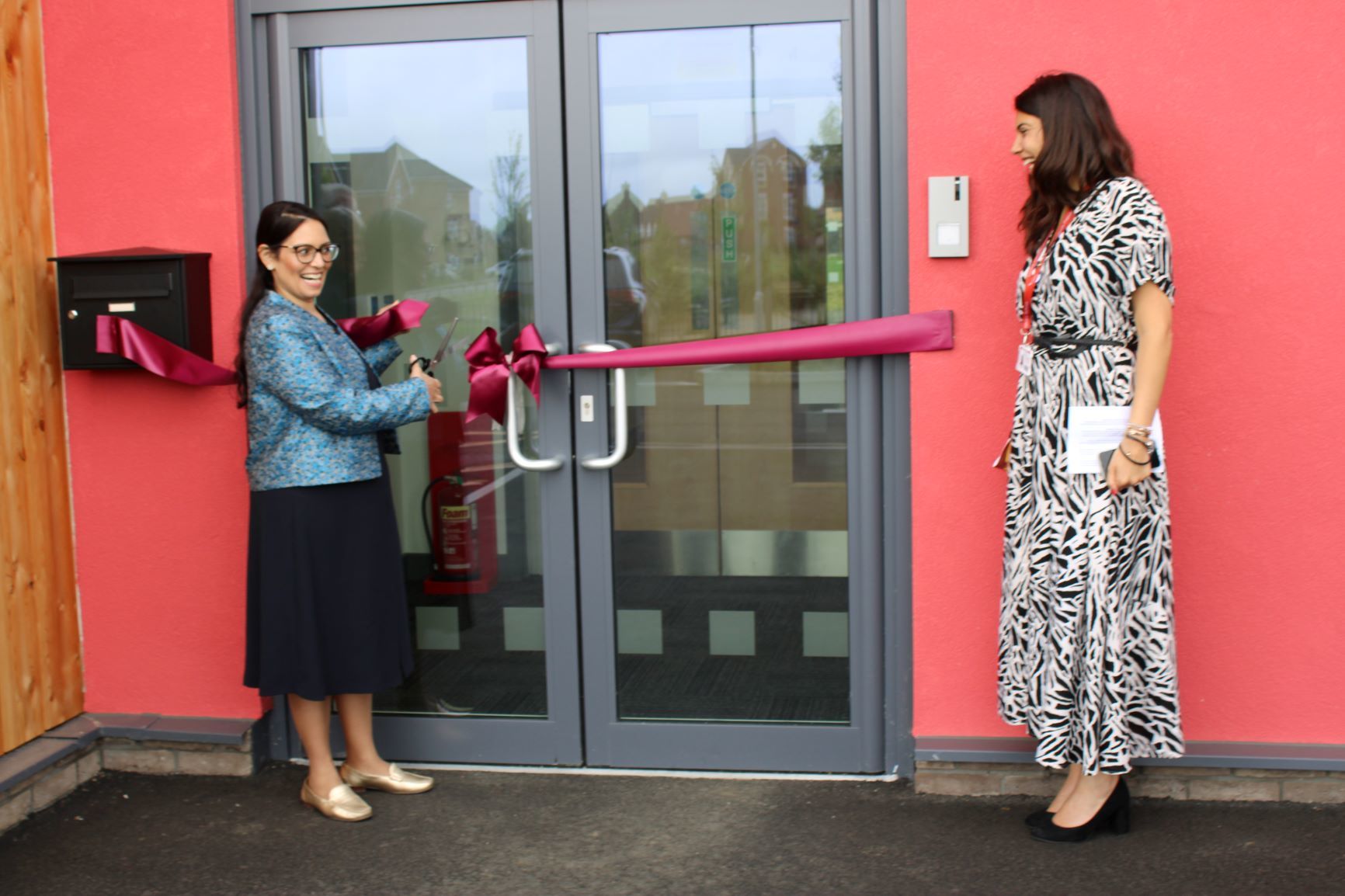 Priti Patel officially opens Lakelands Primary School in Stanway