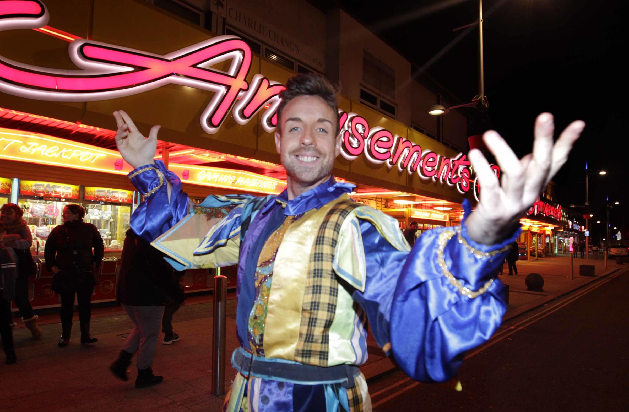 Star - Panto and X-Factor icon Stevi Ritchie help Clacton celebrate Christmas