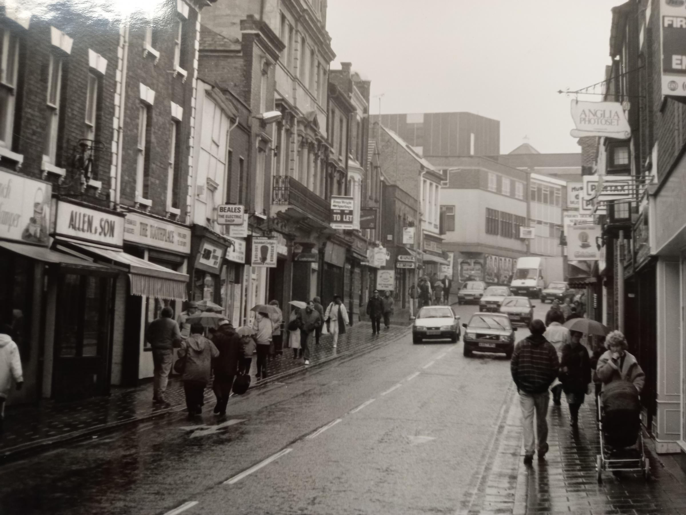 A misty day as people go about their business in Queen Street in 1994