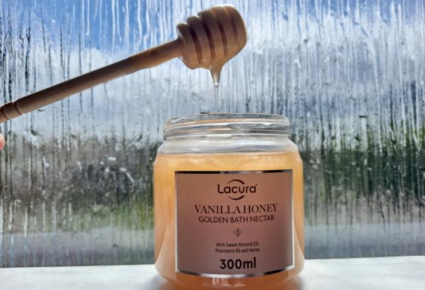 Gazette: Lacura Vanilla Honey Golden Bath Nectar (Emilia Kettle)
