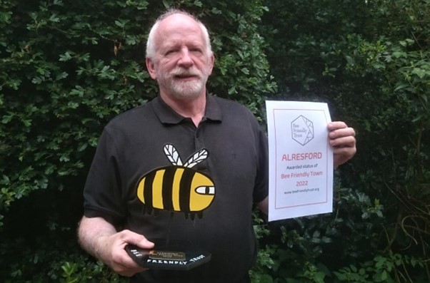 Alresford receives bee friendly status from Bee Friendly Trust - Vimarsana News