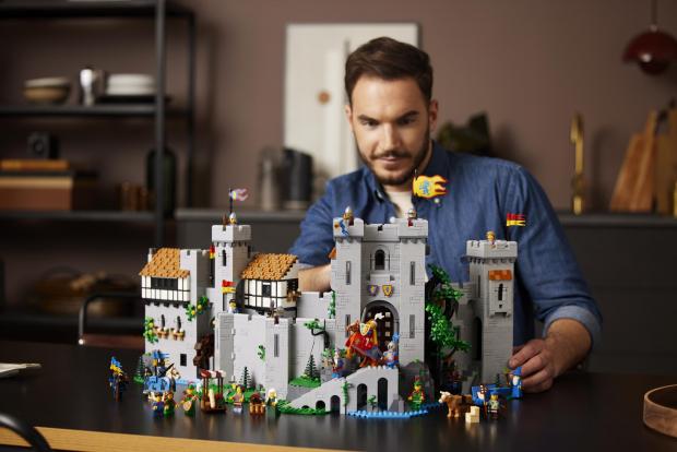 Gazette: LEGO® Lion Knights’ Castle. Credit: LEGO