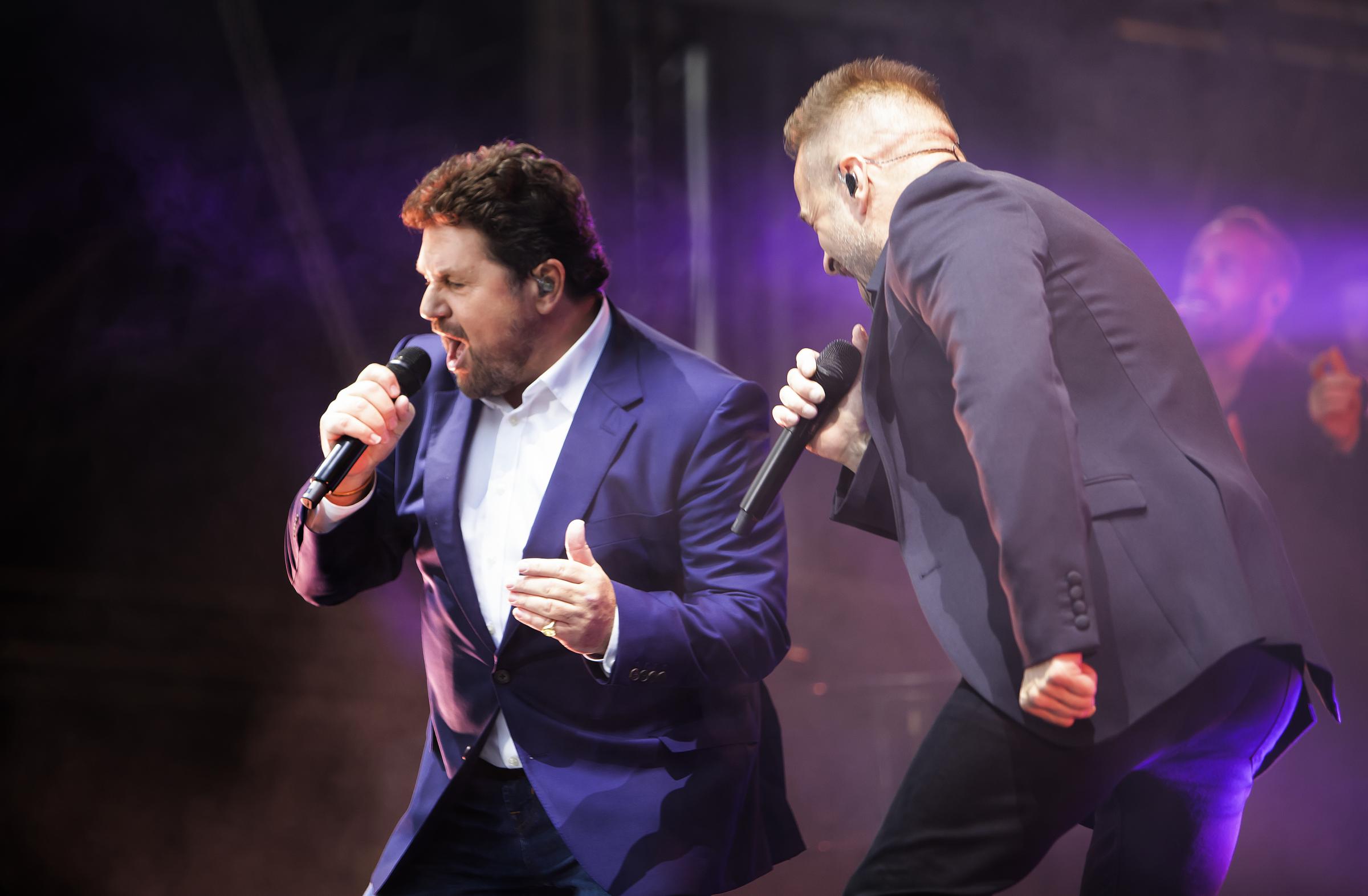 PICTURES: Michael Ball and Alfie Boe wow Colchester's Castle Park - Vimarsana News