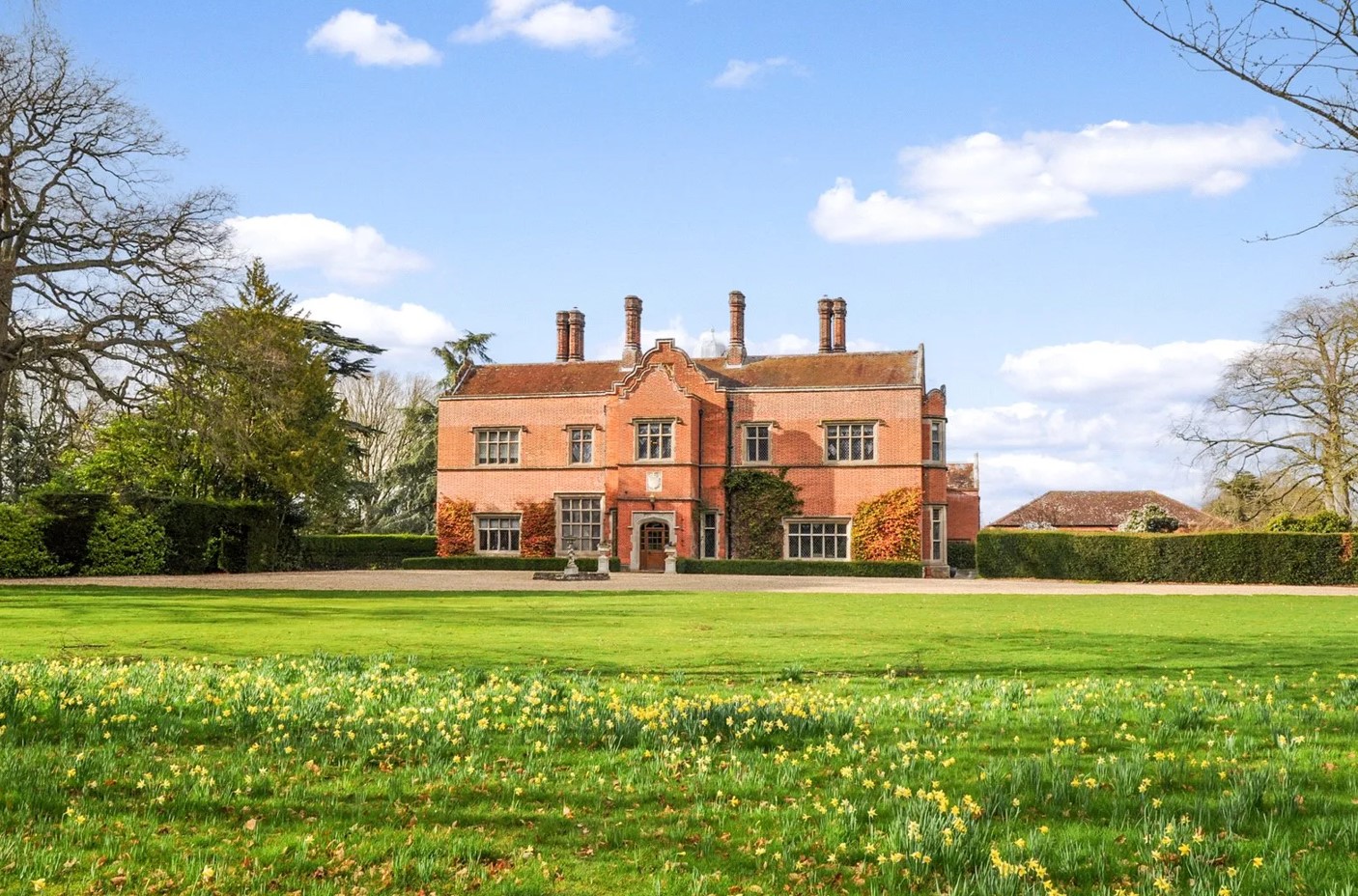 Westwood Park in Little Horkesley back on market for £6.2m - Vimarsana News