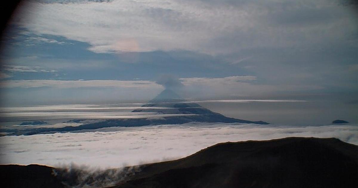 Pilots warned after volcano sends out ash cloud - Vimarsana News