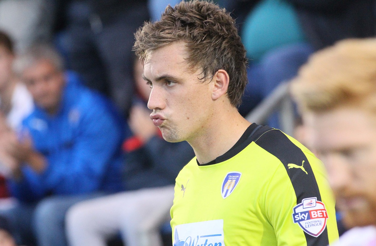 Charlton Athletic sign former Colchester keeper Sam Walker - Vimarsana News