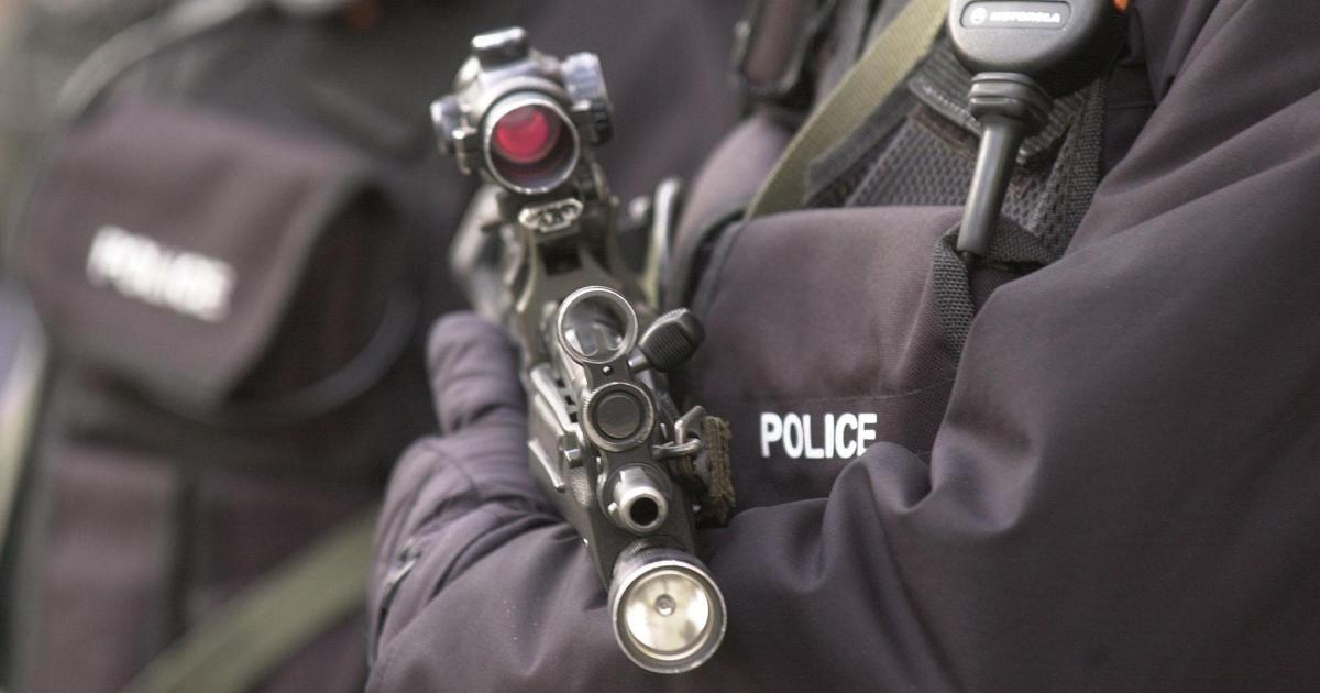 'Armed Colchester police' rush to Greenstead after 'weapons' sighting - Vimarsana News