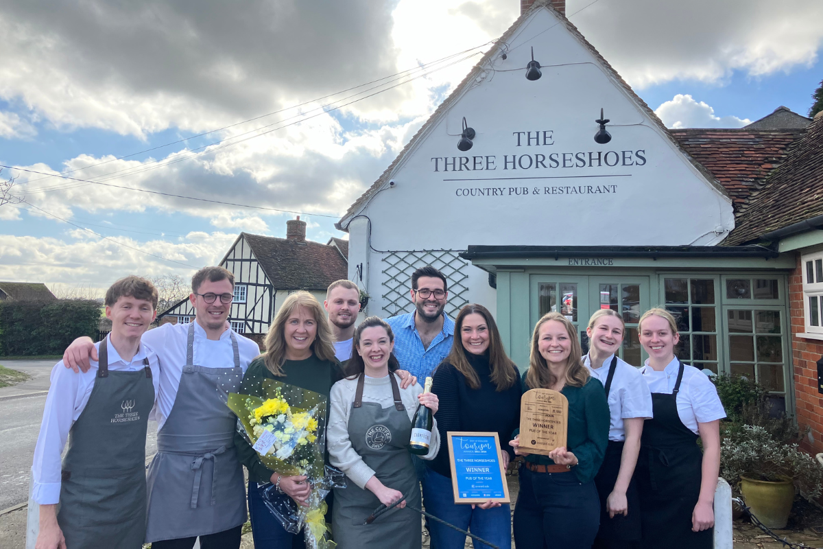 Three Horseshoes Fordham crowned best pub at tourism awards - Vimarsana News