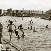Classic - Swimmers enjoying the lido in the 1950s