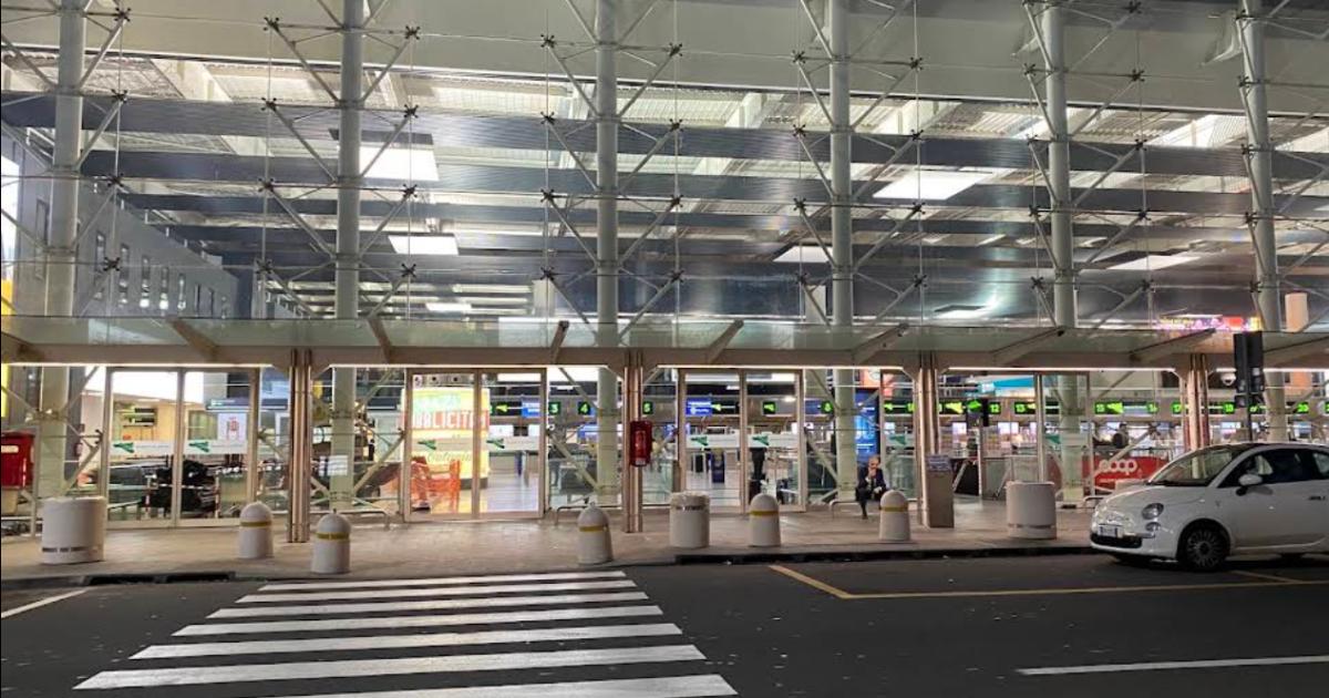 Major airport closes due to volcano eruption affecting Stansted flights