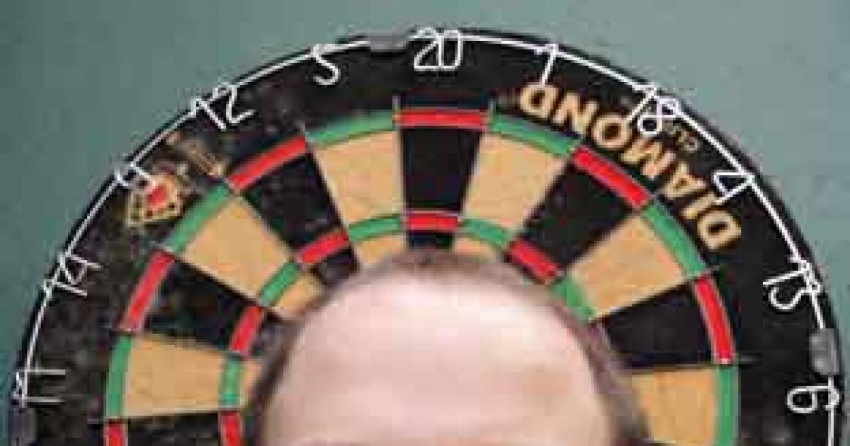 Ulejlighed Overskyet Skyldfølelse Colchester: Drunken darts mishap an internet hit | Gazette
