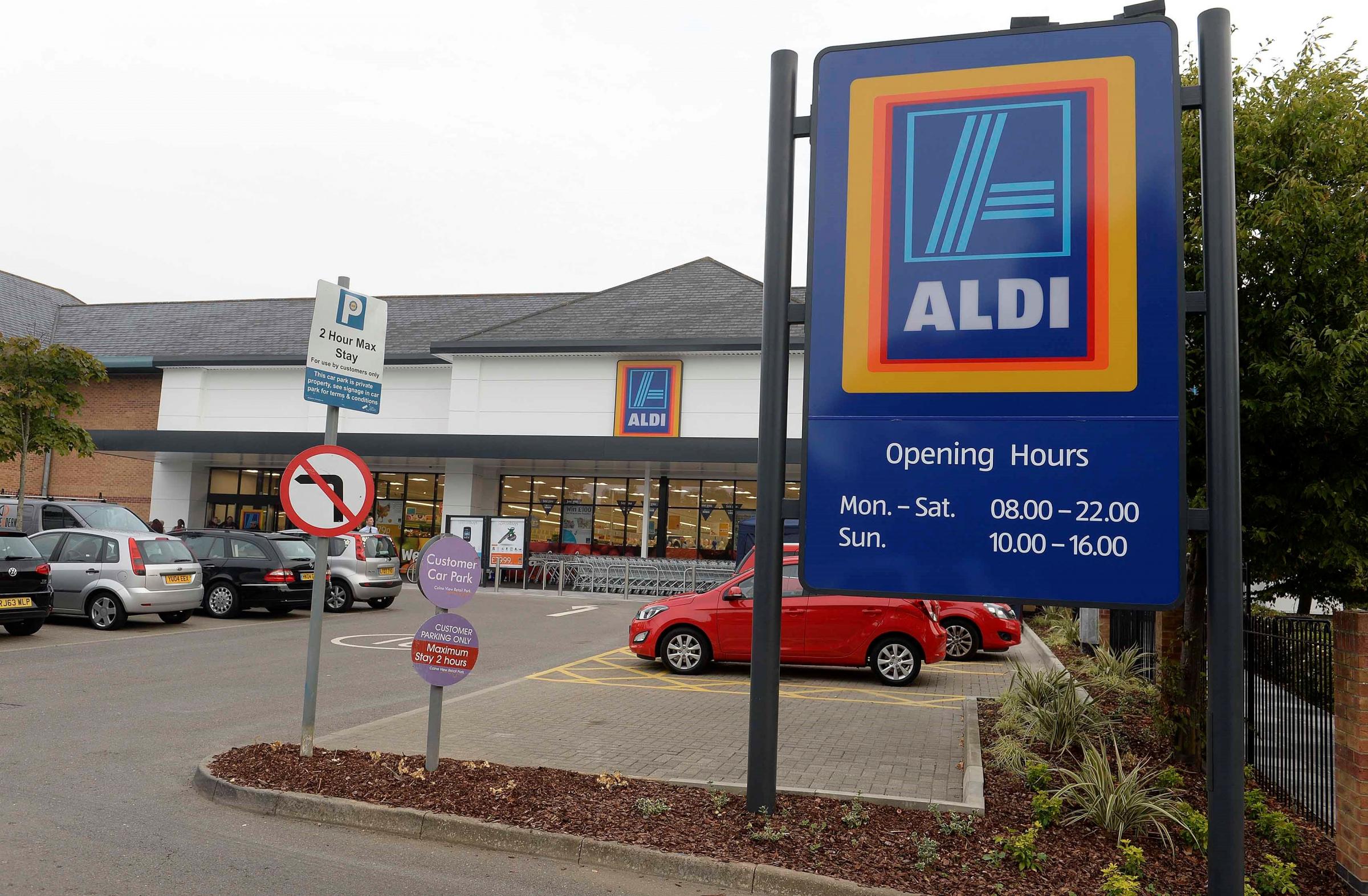 New Aldi store in Cowdray Avenue, Colchester, officially opened by Col Town mayor Julie Young and Gold medal winning sailor Saskia Clark.